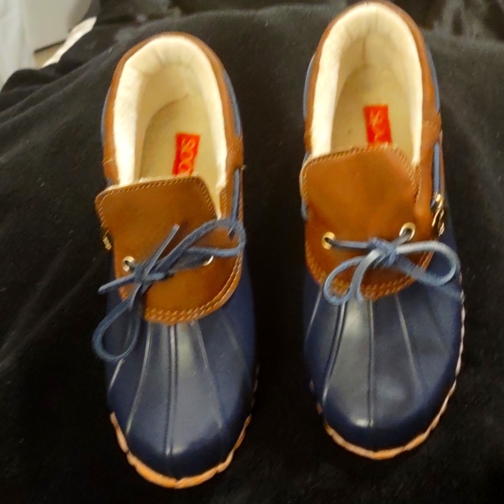 NEW GENUINE DUCK SHOES WATERPROOF & SOFT  LINING